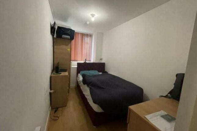 Flat 13, Sunbridge House, 132, Sunbridge Road, Bradford photo 4