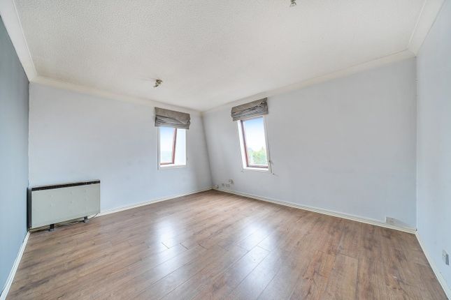 14, Grove Court, Arlesey photo 4