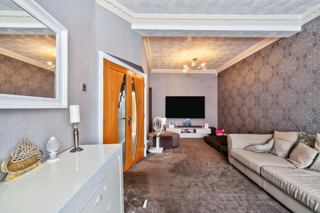 145, Caistor Park Road, London photo 3