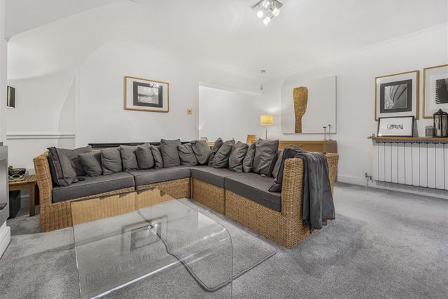 2, Mitre Place, Cardiff photo 2
