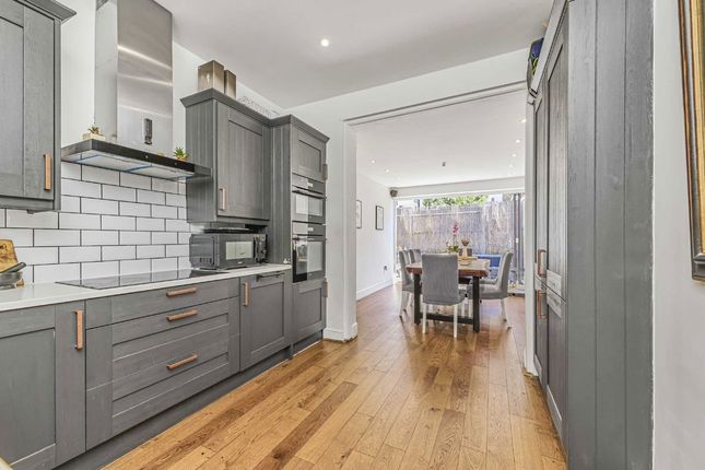 138, Eswyn Road, London photo 2