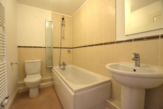Bathroom.Jpg