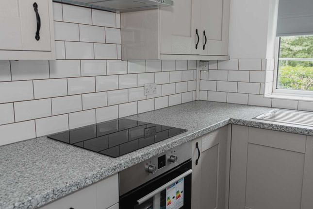 16, Lancaster Court, Banstead photo 5