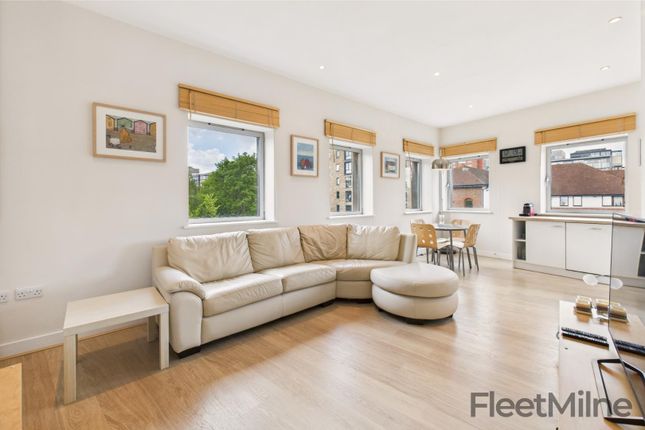 1-bed flat on 17, Holliday Wharf, 17 Waterfront Walk, Birmingham, £147,500