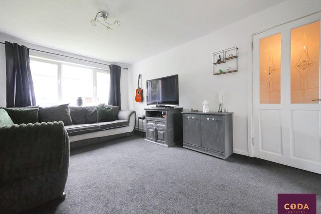 18, Parkview Court, Glasgow photo 2