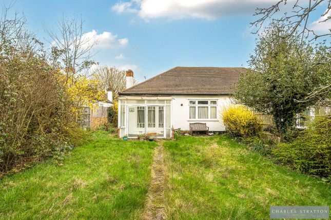8 Hall Park Road, Upminster photo 3