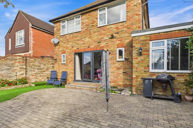 4, Sycamore Road, Buckinghamshire photo 4
