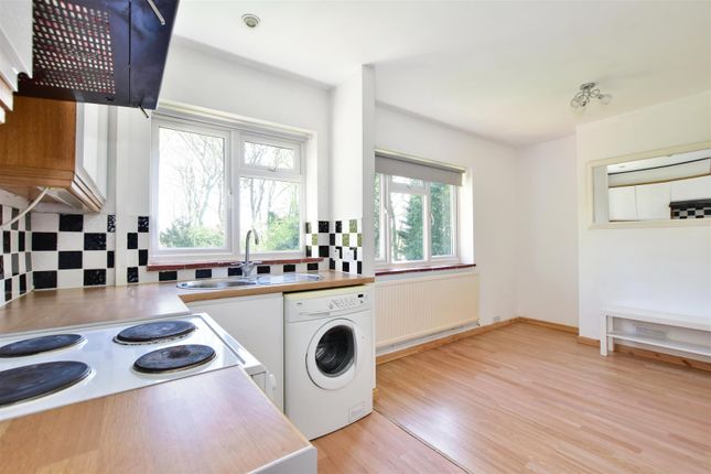 Thumbnail Flat to rent in Highwood Crescent, High Wycombe