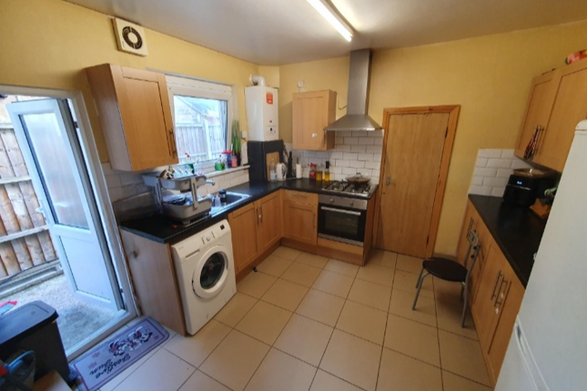 22, Nicholes Road, Hounslow photo 3