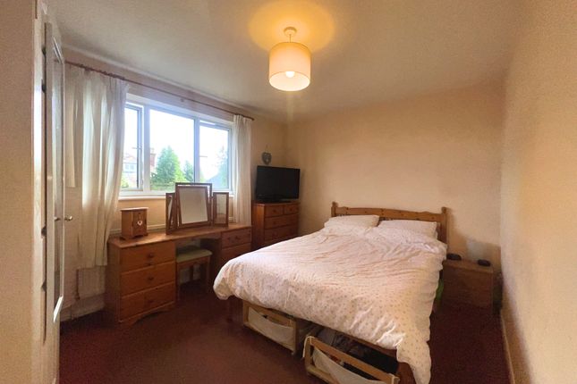5, Burlington Court, Aldershot photo 4