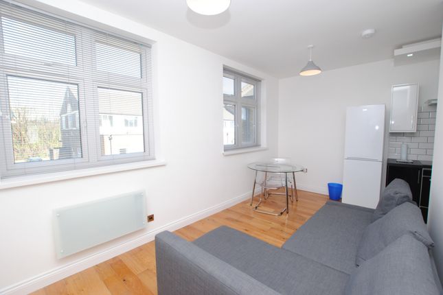 5 Mill House, Windmill Place, Southall photo 3