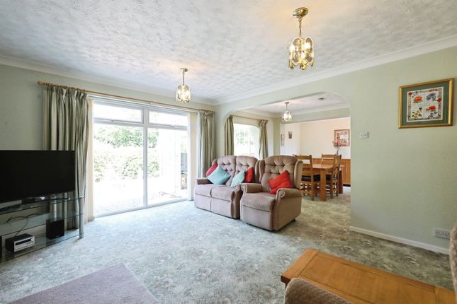 18, Oxford Way, Warwick photo 4