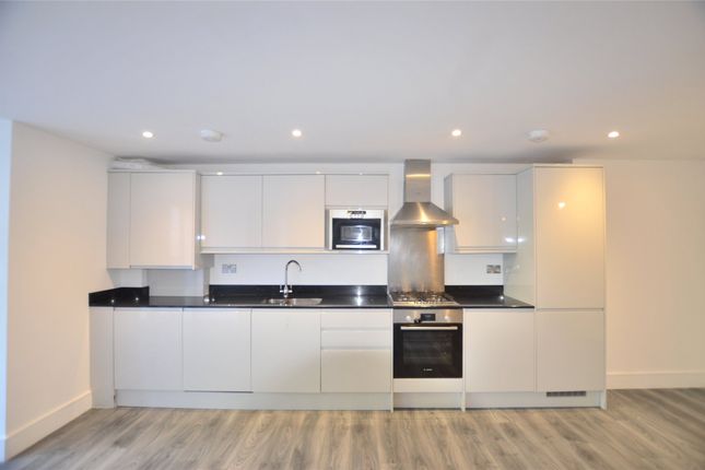 Flat 3, Ark Apartments, 54, Arkwright Road, South Croydon photo 3
