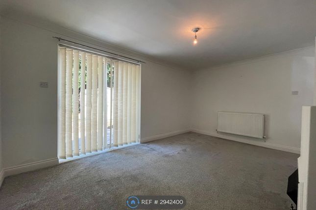 Mellanby Crescent, Newton Aycliffe photo 5