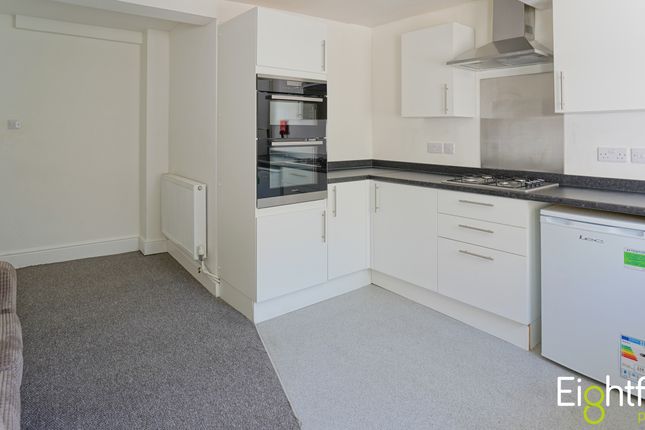 Terraced house to rent in Aberdeen Road, Brighton