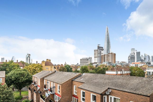 Flat for sale in Rothsay Street, London