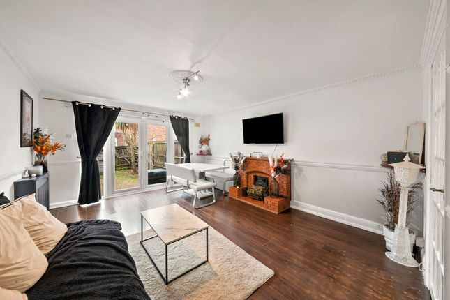 43, Blenheim Road, Northolt photo 4