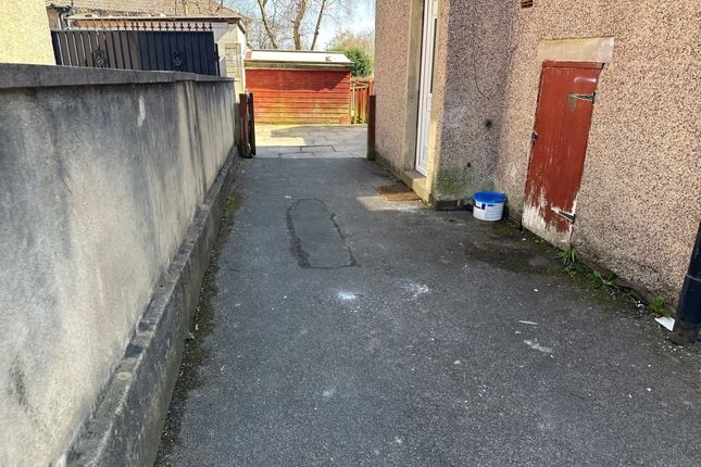 4, Sherwell Rise, BRADFORD photo 2