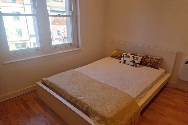 Apartment 8, 10 Upper Maudlin Street, Bristol photo 5