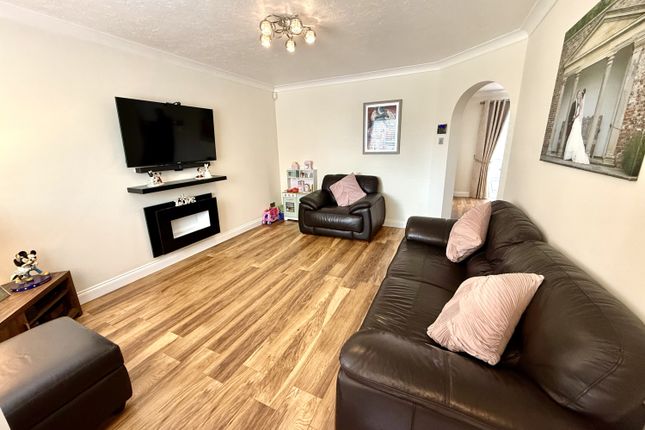 9, Fieldfare Road, Hartlepool photo 5