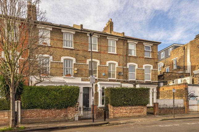 Thumbnail Property for sale in Ambler Road, Finsbury Park, London