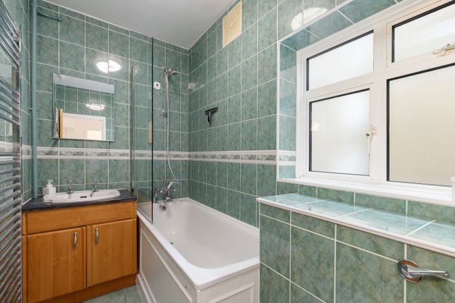 Flat for sale in Neate House, Lupus Street, London