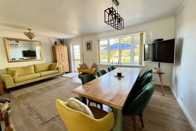 6 Penlee Manor Drive, Penzance photo 3