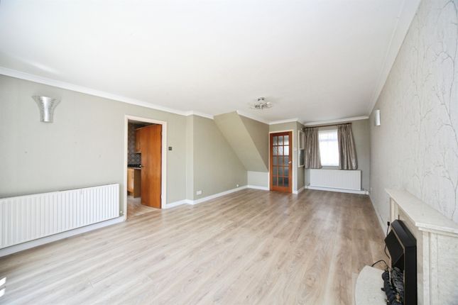 47, Hazelwood Close, Luton photo 3