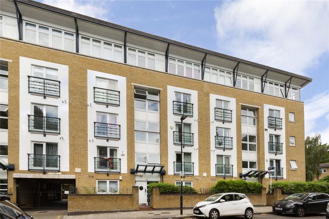 Thumbnail Flat to rent in Clephane Road, London