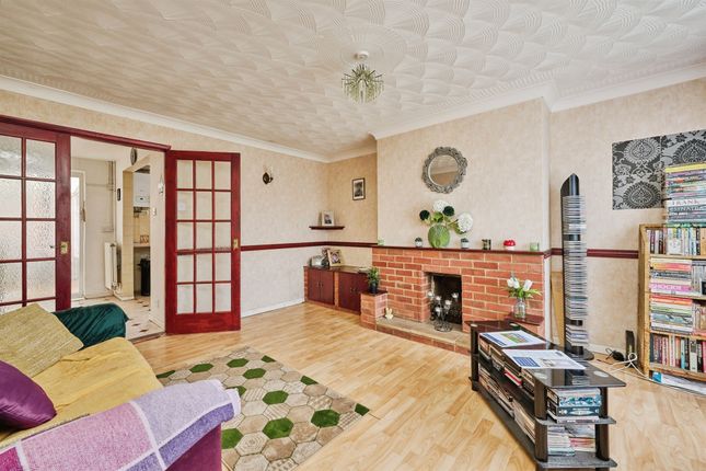 37, Prospero Way, HUNTINGDON photo 3