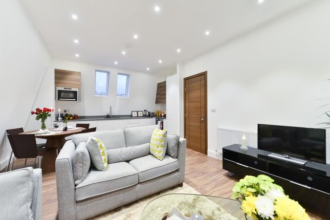 Flat to rent in Fortess Road, London