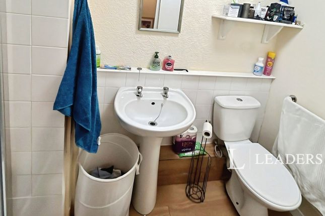 28, Birch Road, Newark photo 4