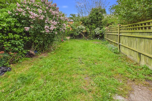 53, Sycamore Road, Buckinghamshire photo 3