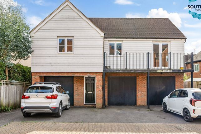 Ellis Road, Broadbridge Heath, Horsham photo 2
