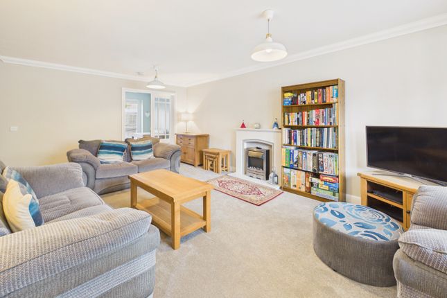 8 Westfields Drive, Beverley, East Riding of Yorkshire photo 2