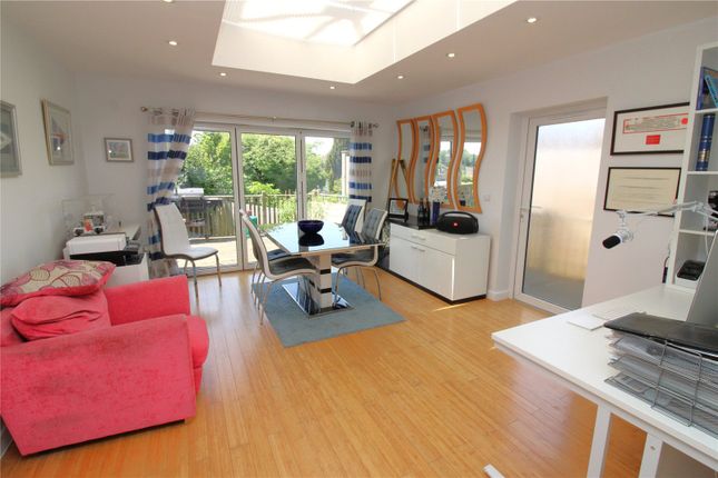 6, East Hill Close, Hampshire photo 4