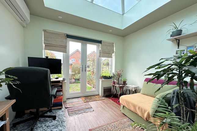 34, Tattershall Crescent, Fareham photo 3