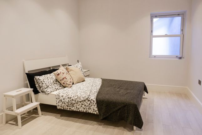 Flat to rent in Craven Park, London