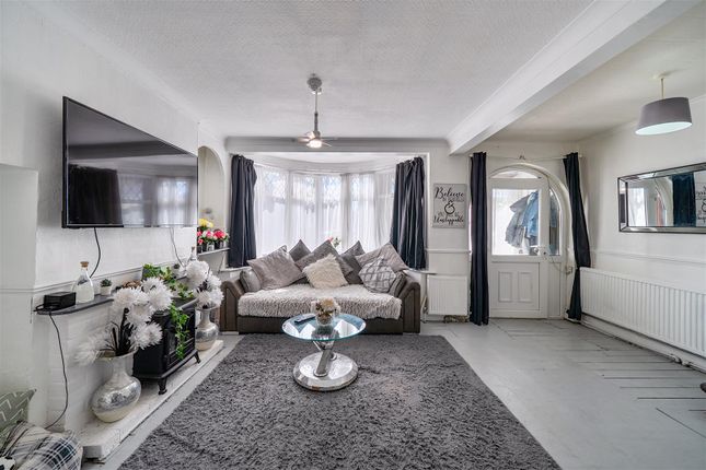 24, Reading Road, Northolt photo 4