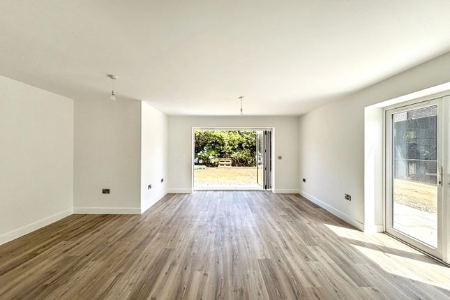 Del Mar, Pages Avenue, Bexhill on Sea photo 3