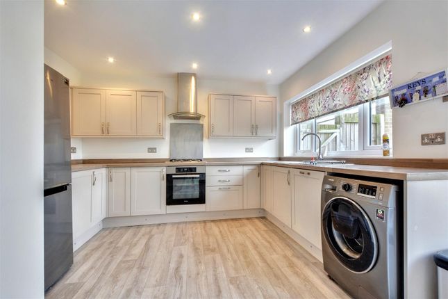 22, Orchard Drive, Nottingham photo 2