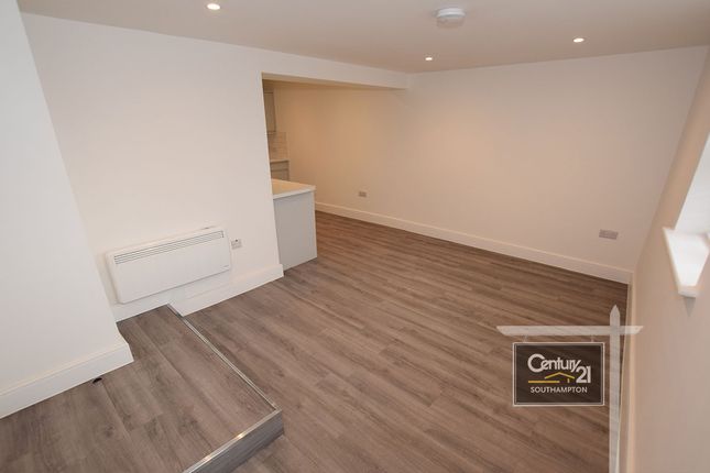 Flat 18, Chiltern House 8, College Place, Southampton photo 4