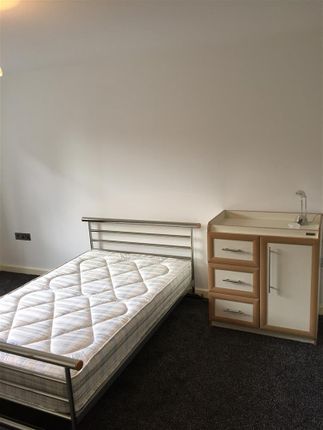 Flat 1, 9, The Waterglades, Rosehill, Willenhall photo 5