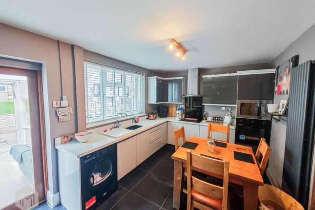28 Worsley Avenue, Manchester photo 3