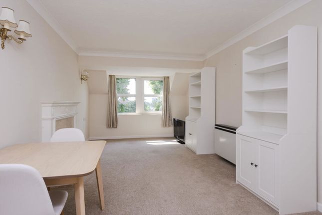 Flat 54, Kathleen Godfrey Court, 80 Queens Road, Wimbledon photo 4