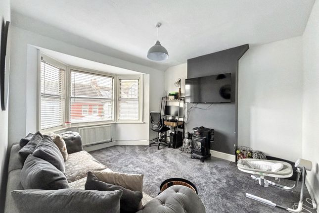 Top Flat, 74, Windsor Road, Bexhill-on-Sea photo 3