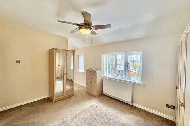 109, Swan Street, Brierley Hill photo 4