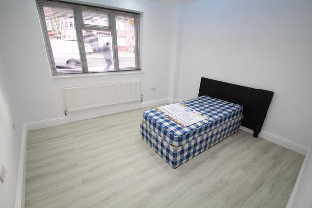 Maisonette to rent in Oldfield Lane South, Greenford
