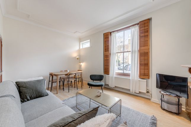 Flat for sale in Queens Head Street, Angel