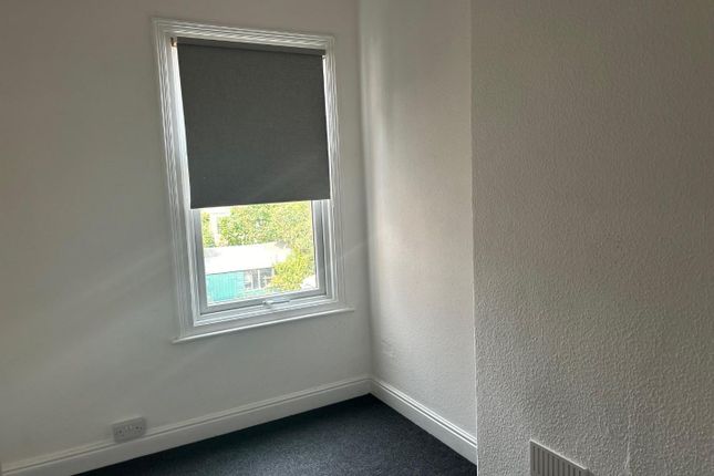 Flats at, 225, Ropery Road, Gainsborough photo 4